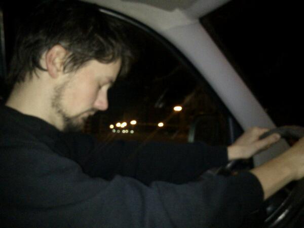 con-razon-llegamos-tarde-a-noche-miviernesnoche-httpt-coabbdg2yw8j